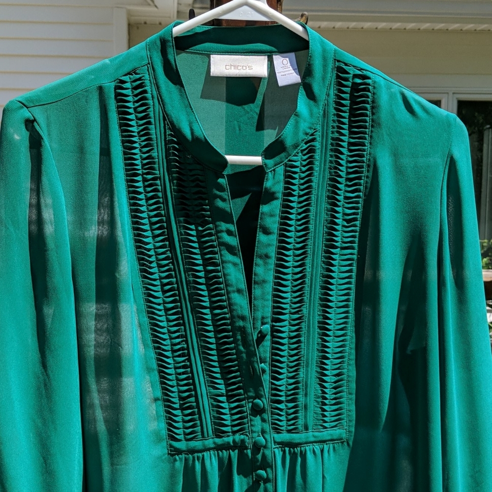 Chico's Blouse in Green Crepe Fabric